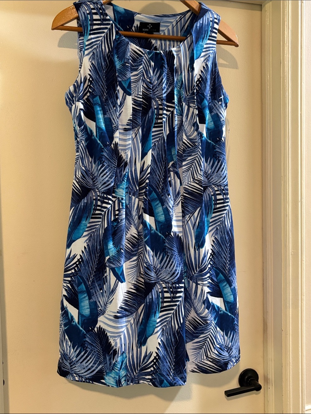 Ronni Nicole Blue & White Tropical Leaf Sleeveless Dress NWT Size M